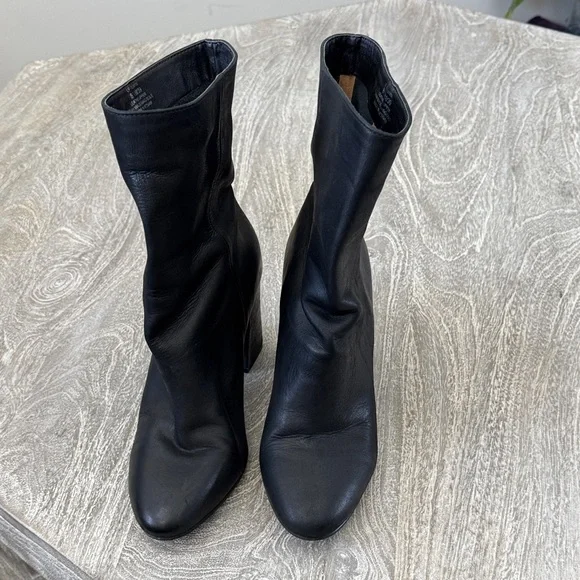 Lucky Brand 🍀 Black Heeled Boots, Sz 8.5 - Picture 7 of 10